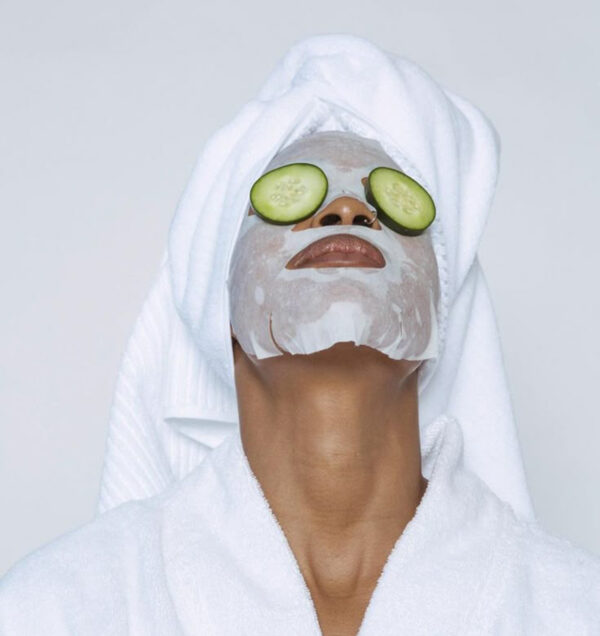 Modelo con Mascarilla